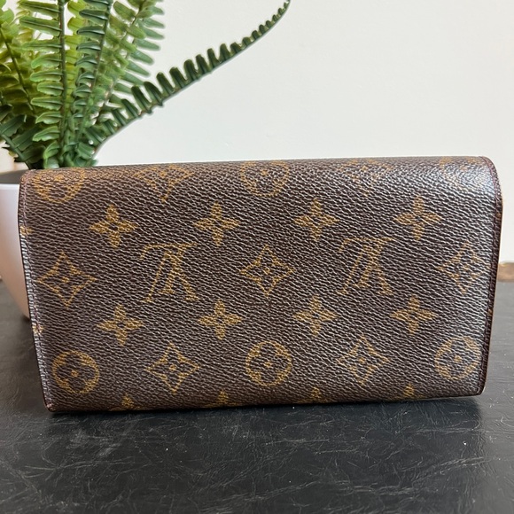Louis Vuitton Sarah Wallet - Picture 10 of 10